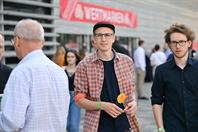 On 14 May 2022, Hochschule Düsseldorf – University of Applied Sciences (HSD) could finally celebrate its 50th anniversary – and the response exceeded everything all organisers had hoped for: Several thousand people came to celebrate during the day and well into the night, creating a unique atmosphere on campus and enjoying wonderful weather.